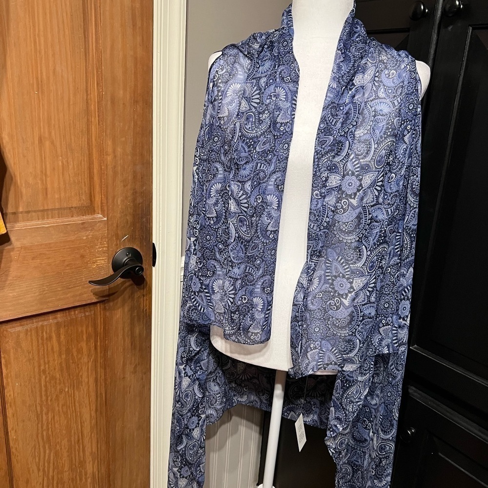 𝅺NWT-Women’s Sheer Paisley Duster